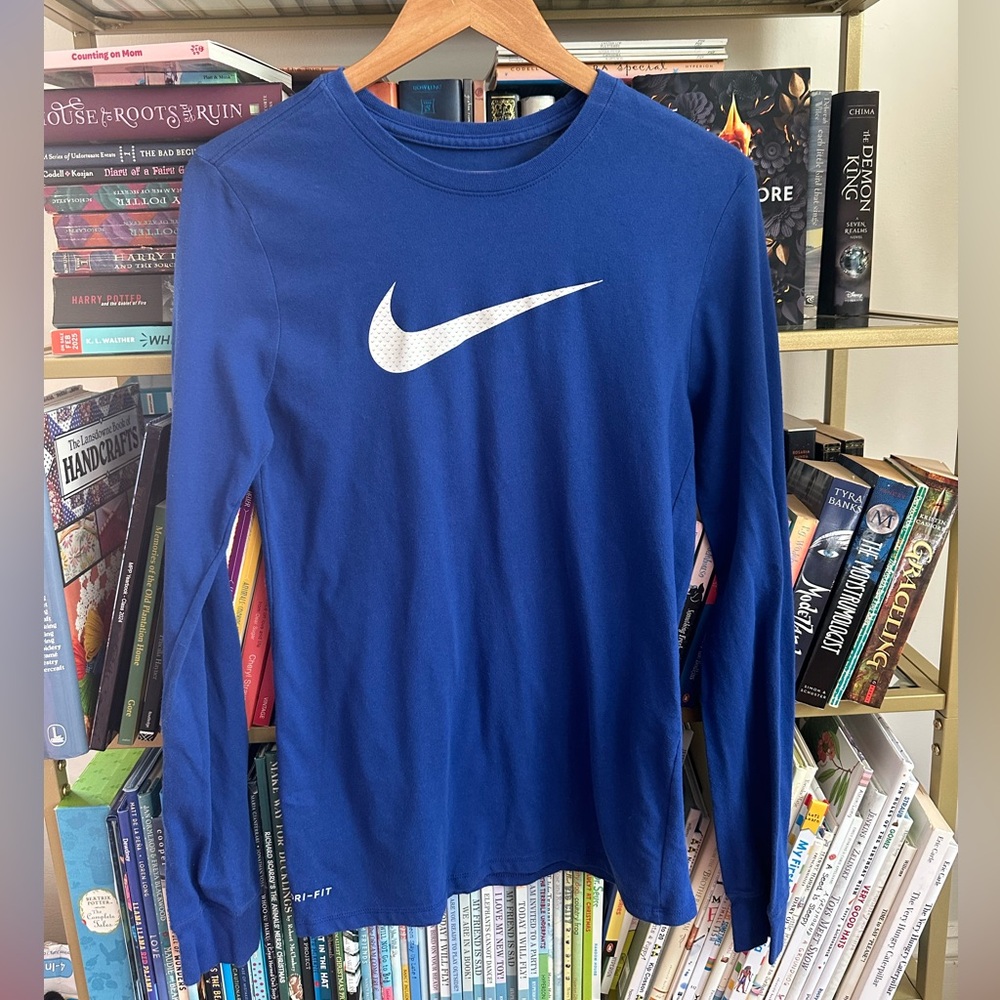 Nike Royal Blue Long Sleeve Athletic T-Shirt 👕